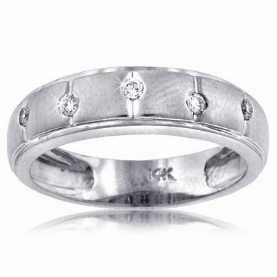 0.25 Ct. TW Men's Round Cut Diamond Wedding Band